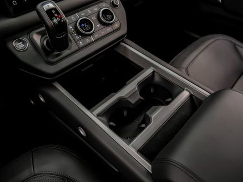 New 2025 Land Rover Defender 130 V8 AWD/4WD image 33