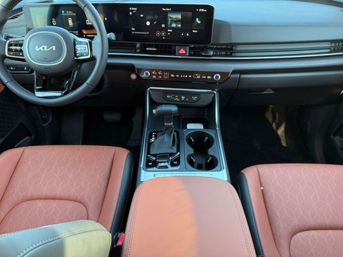 New 2026 Kia Carnival EX FWD image 10