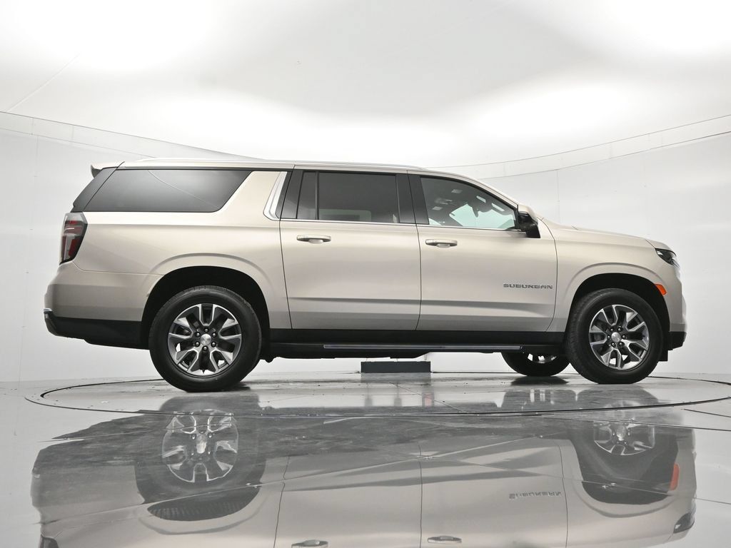 Certified 2024 Chevrolet Suburban LT w/ LT Signature Plus Package AWD/4WD image 43