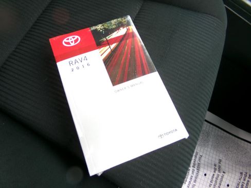 Used 2016 Toyota RAV4 LE image 20