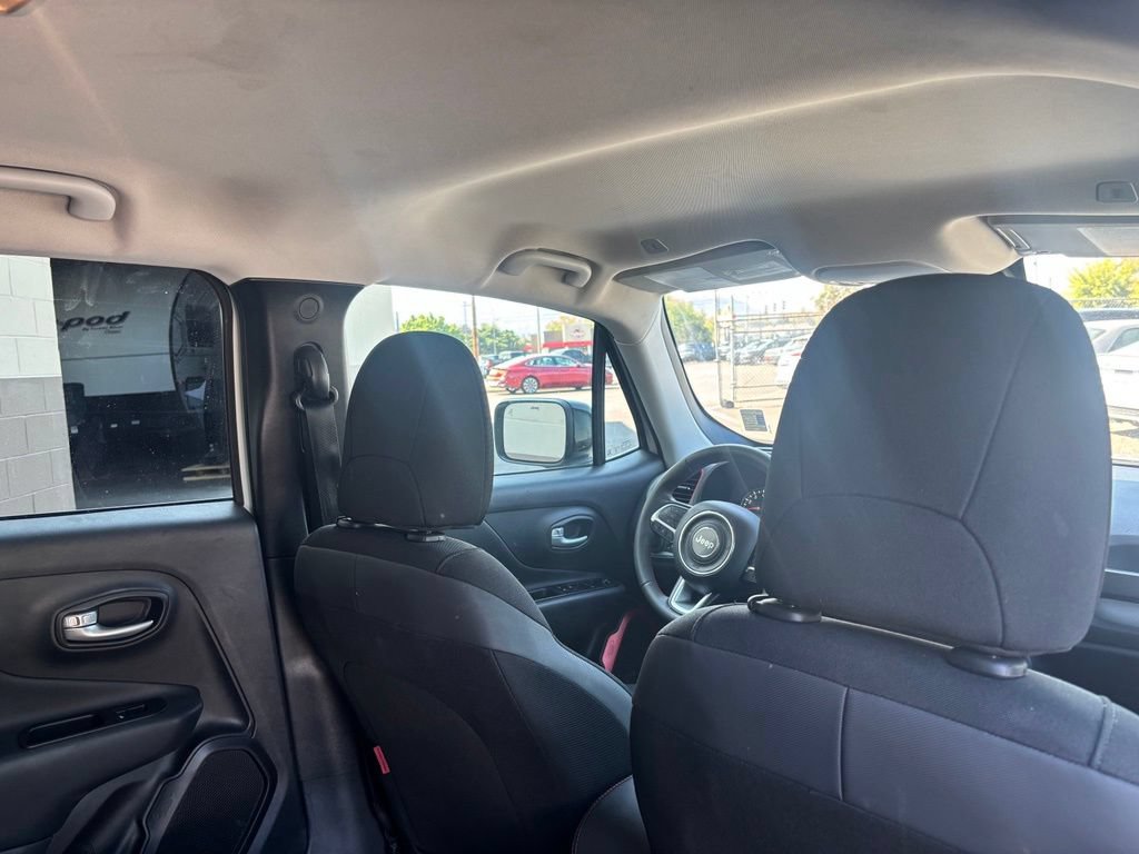 Used 2023 Jeep Renegade Trailhawk AWD/4WD image 18
