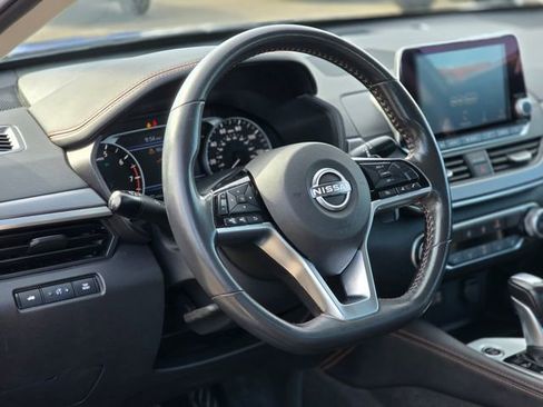 Used 2024 Nissan Altima 2.5 SR image 11