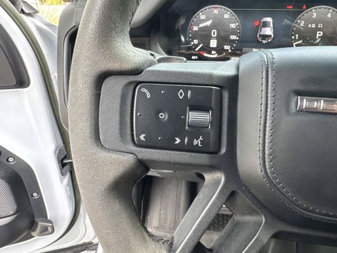 Used 2023 Land Rover Defender 110 V8 AWD/4WD image 31