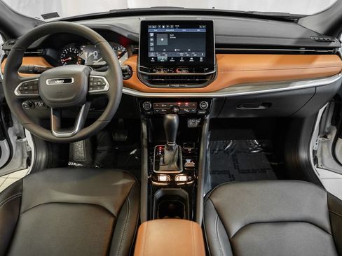 Certified 2025 Jeep Compass Limited AWD/4WD image 20
