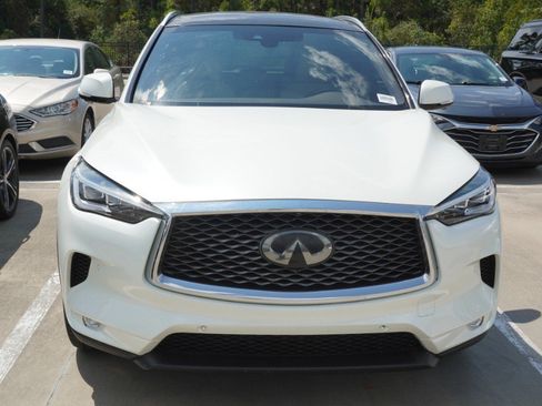 Used 2019 INFINITI QX50 Essential w/ Sensory Package FWD image 2