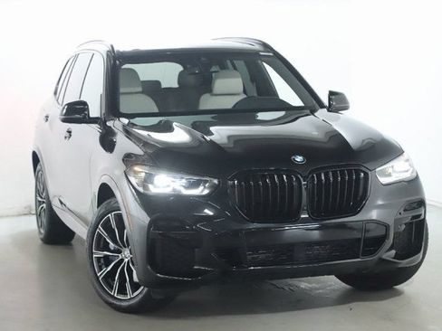 Used 2023 BMW X5 xDrive40i w/ M Sport Package AWD/4WD image 2