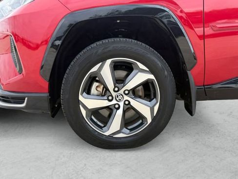 Used 2021 Toyota RAV4 SE w/ Weather & Moonroof Package AWD/4WD image 24