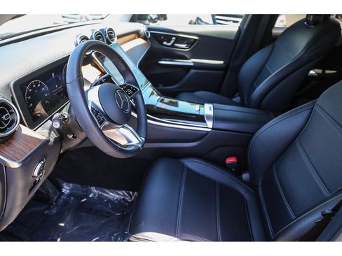 Used 2025 Mercedes-Benz GLC 350e 4MATIC image 16