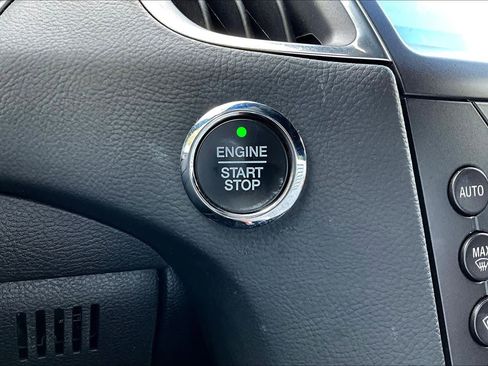 Used 2020 Ford Edge ST image 32