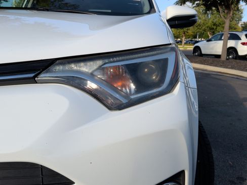 Used 2018 Toyota RAV4 XLE w/ Plus Extra Value Package FWD image 3