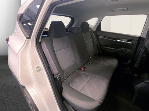 Used 2023 Kia Seltos LX image 16
