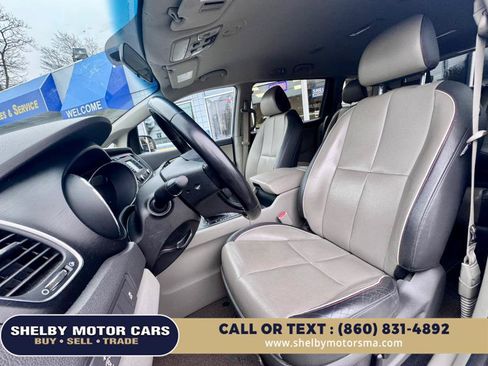 Used 2016 Kia Sedona LX w/ LX Essentials Premium Package FWD image 10