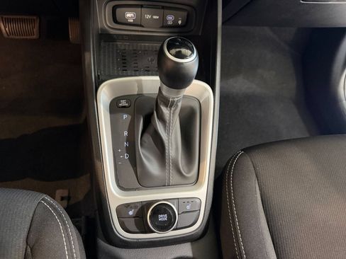 Used 2026 Hyundai Venue SEL FWD image 40