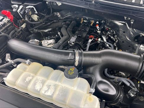 Used 2024 Ford Expedition XLT image 36