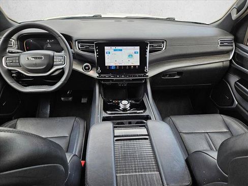 Used 2024 Jeep Wagoneer L Series II RWD image 16