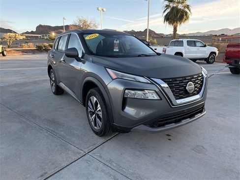 Used 2021 Nissan Rogue SV image 3