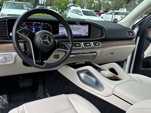 Used 2024 Mercedes-Benz GLE 450 4MATIC image 35