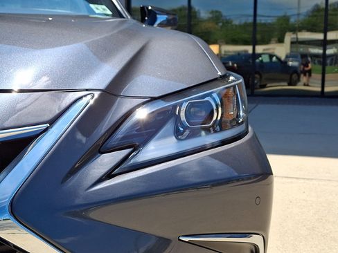 Certified 2025 Lexus ES 300h w/ Luxury Package FWD image 9