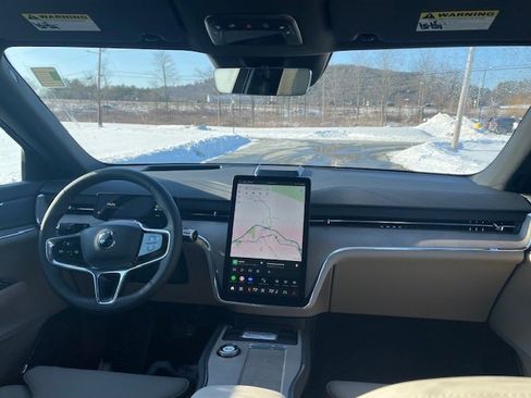 New 2025 Volvo EX90 Plus w/ Protection Package Premier image 8