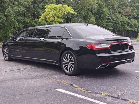 Used 2018 Lincoln Continental Select w/ Continental Climate Package image 5