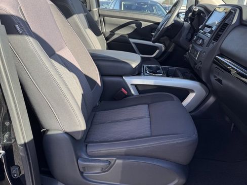 Used 2024 Nissan Titan SV w/ SV Convenience Package image 15