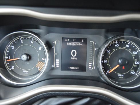 Used 2015 Jeep Cherokee Latitude image 12