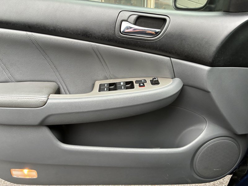 Used 2004 Honda Accord EX image 13