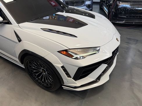 Used 2024 Lamborghini Urus Performante AWD/4WD image 4