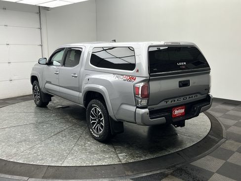 Used 2021 Toyota Tacoma TRD Sport w/ Technology Package image 2