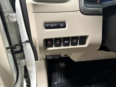 Used 2019 Nissan Murano Platinum image 37