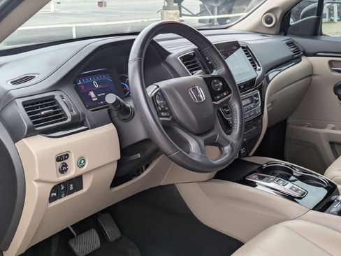 Used 2022 Honda Pilot Touring image 10