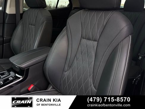 Used 2022 Buick Envision Avenir w/ Technology Package II FWD image 24