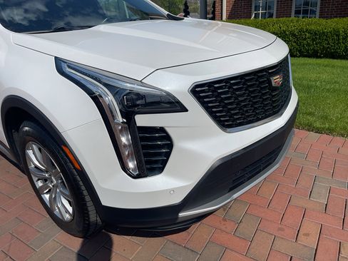 Used 2020 Cadillac XT4 Premium Luxury w/ Cold Weather Package AWD/4WD image 4