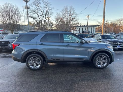 New 2026 Ford Explorer Active w/ Active Comfort Package image 4