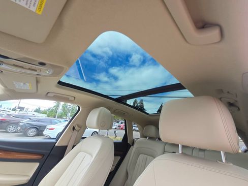 Used 2022 Audi Q5 2.0T Premium Plus w/ Premium Plus Package AWD/4WD image 22