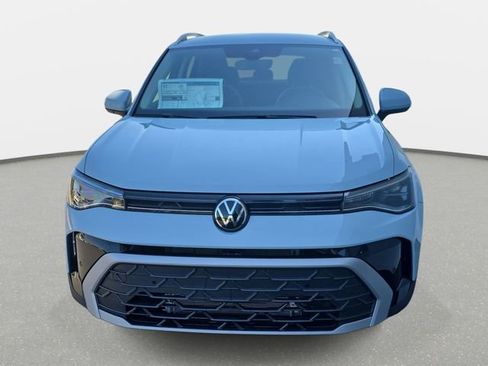 New 2026 Volkswagen Taos SE FWD image 2