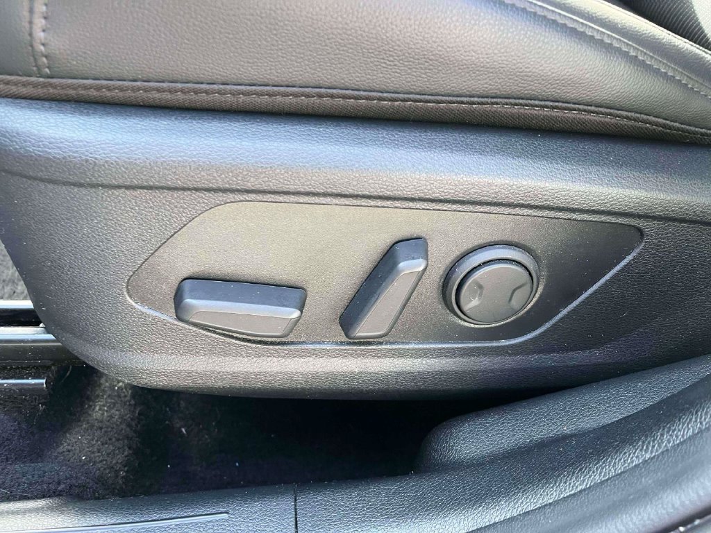 Used 2025 Kia Sportage EX FWD image 17