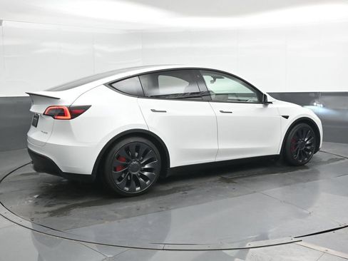 Used 2023 Tesla Model Y Performance AWD/4WD image 2