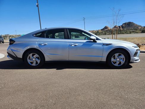 New 2026 Hyundai Sonata SE FWD image 4