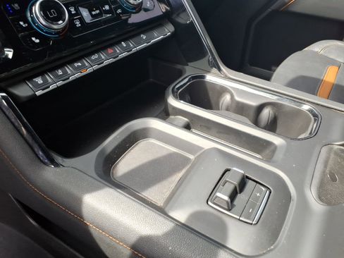 Used 2024 GMC Sierra 2500 AT4 w/ AT4 Premium Plus Package AWD/4WD image 16