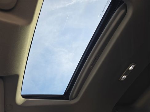 Used 2025 Chevrolet Silverado 2500 LTZ w/ LTZ Premium Package image 30