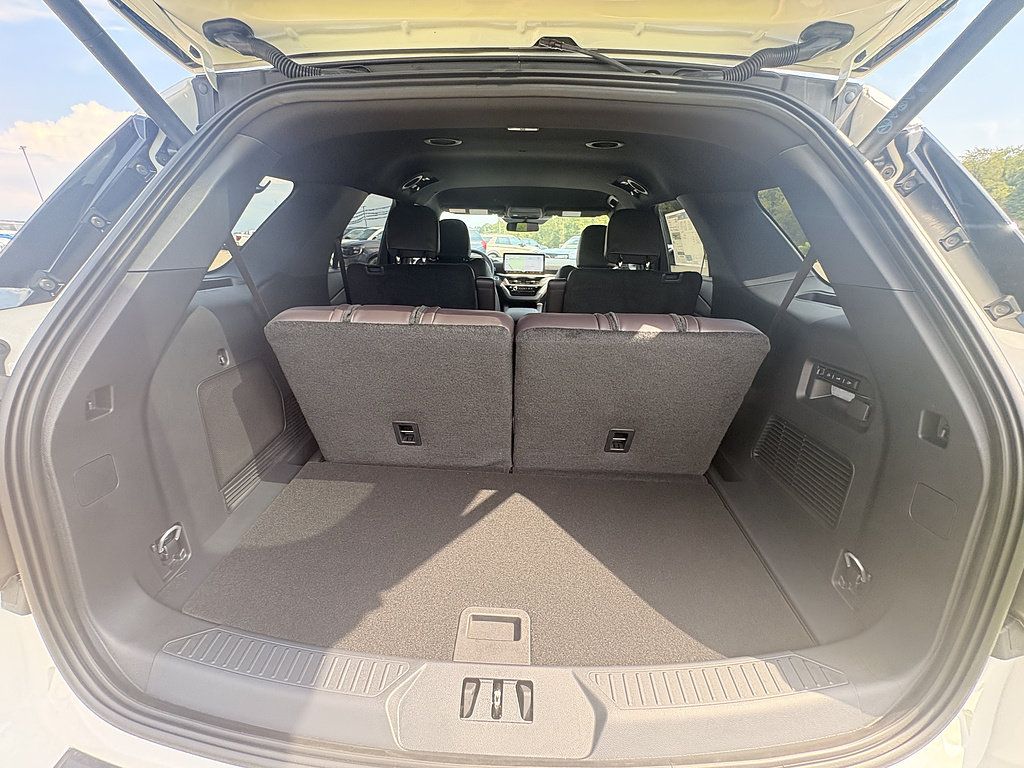 New 2027 Ford Explorer Platinum w/ 3.0L Ultimate Package AWD/4WD image 15
