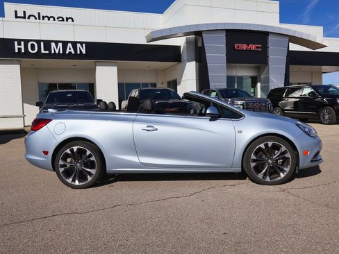 Used 2019 Buick Cascada Premium image 3