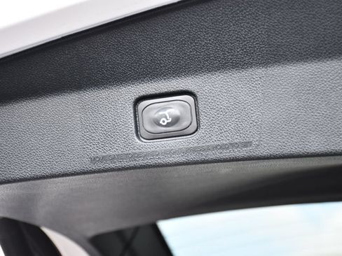 Used 2018 Ford Explorer Limited w/ Equipment Group 301A AWD/4WD image 33