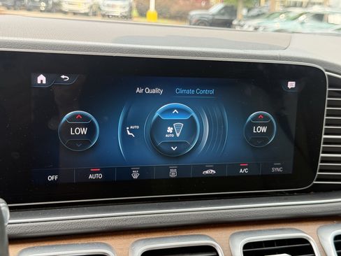 Used 2020 Mercedes-Benz GLS 450 4MATIC image 28