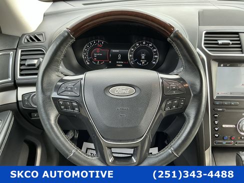 Used 2019 Ford Explorer Platinum image 18