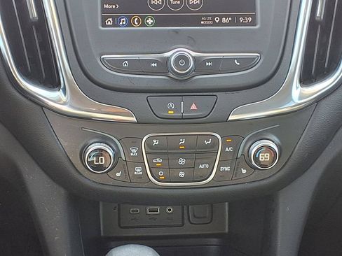 Used 2024 Chevrolet Equinox LT FWD image 15