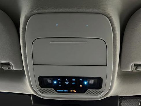 Used 2025 Ford Expedition Platinum w/ Driver's Package image 15