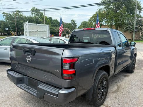 Used 2023 Nissan Frontier SV w/ Technology Package RWD image 8