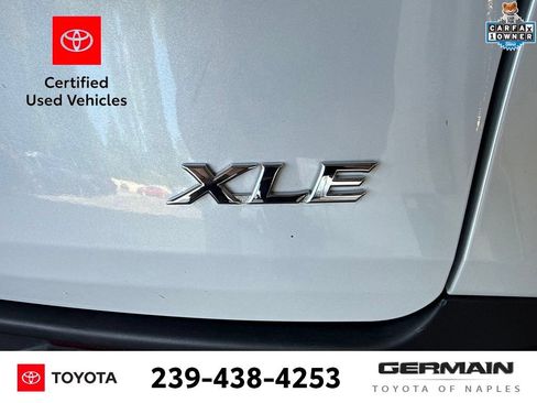Used 2025 Toyota Sienna XLE FWD image 5